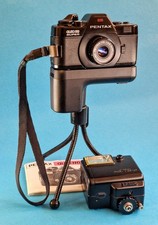 Vintage PENTAX Auto 110 Super mit Blitzgerät. Winder defekt!