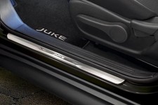 G6950-1KA0B Nissan Juke (F15) beleuchtete Einstiegsleisten silber