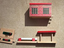 Brio Holzeisenbahn Bahnhof u Tunnel Schienenbremse