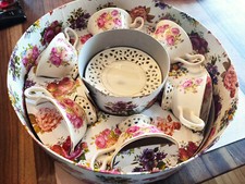 Proud Heritage Collection 6 Kaffee / Teetassen & Untertasse Rosendekor Nostalgie