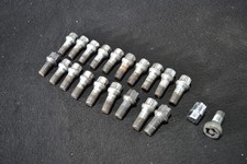 VW Passat 3C Radbolzen Radschrauben 19-Stück + Felgenschloss 1-Stück (109)