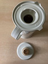 gut erhaltene Thermoskanne von