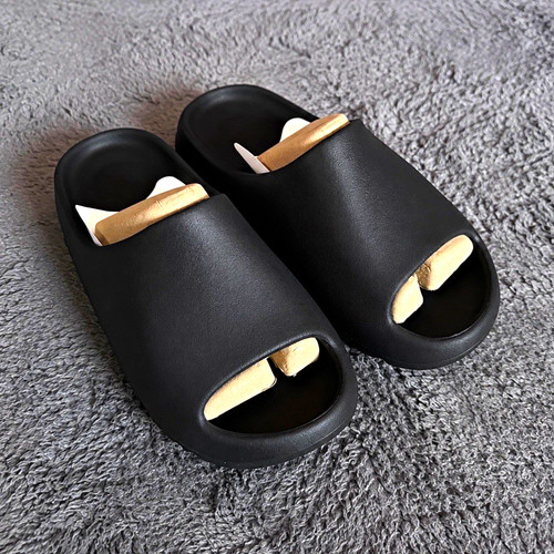 Yeezy slides 43 us - eu,