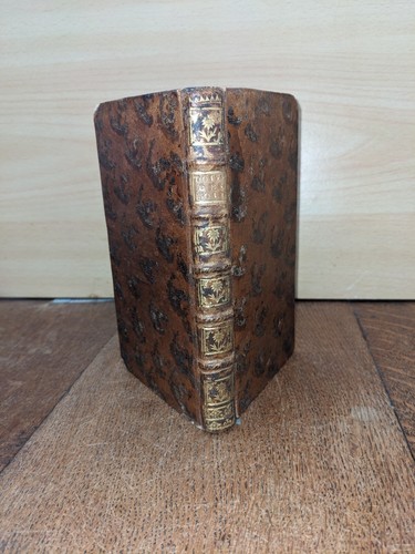 Altes buch holzvlies mit - buch,