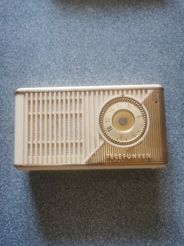 Altes kleines transistorradio - kleines,