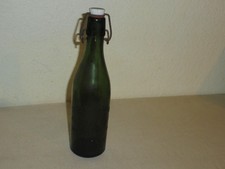 alte geprägte Bierflasche