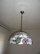Topzustand: Hübsche Deckenlampe im Tiffanystil 44 cm Durchmesser Blumenmotiv
