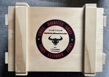 Justinus 8tlg BBQ Steakbesteck-Set für 4 Personen Messer Gabel inkl Holz-Kiste