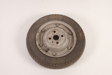 Vespa 50 - Felge 2.75-9 - geschlossen - mit Reifen  (255)