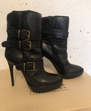 Burberry schwarze Leder Buckle Ankle Boots Gr. 39