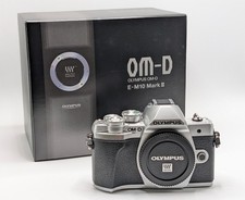 Olympus OM-D E-M10 Mark III Body silber, sehr guter Zustand, OVP, 3200 Auslösung