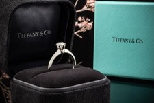 Solitär Ring Tiffany & Co Setting Diamant 0,41 Ct in Platin Verlobungsring