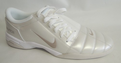 Neu nike total iii - nike,