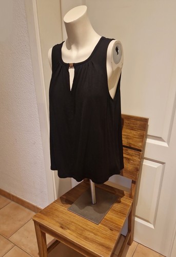Lässiges schwarzes shirt - schwarzes, v