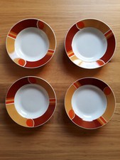 4 tiefe Teller / Suppenteller