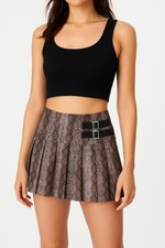 Faltenrock mit Schlangenhaut