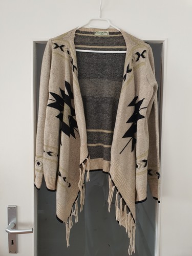 Dicke strickjacke mit franseln - strickjacke,
