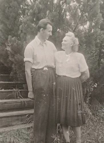 Ziegenhals 1953 paar steht - ziegenhals,