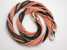 feines elegantes Collier