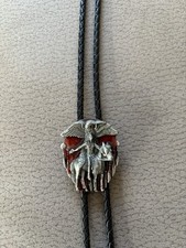 Bolo Tie -Westernkravatte mit Lederband Bolo Krawatte
