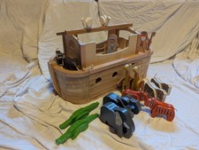 "Arche Noah"  Gross aus Holz mit 16 Spielfiguren von Ever Earth. Wie neu