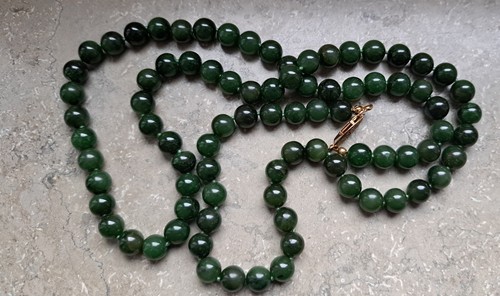 Vintage green jade bead - green,
