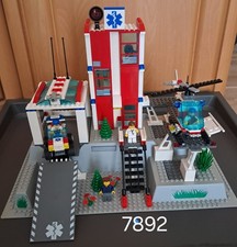 LEGO CITY  7892 - Hospital / Krankenhaus, vollständig mit 4 Figuren - ohne BA