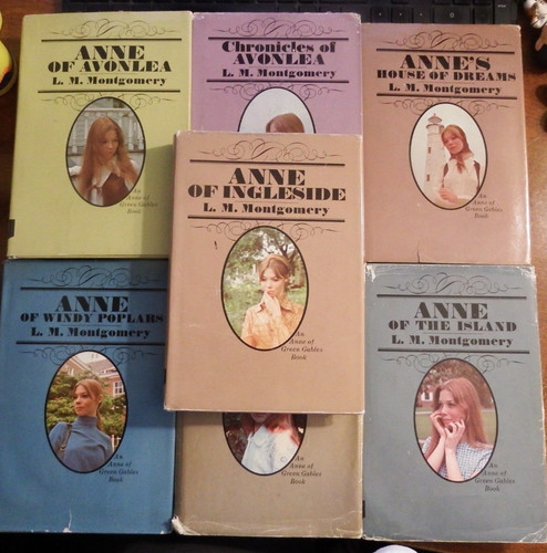 Vtg anne green gables book - anne,