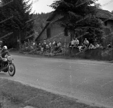 Negativ-Stuttgart-Solitude-Rennstrecke-Motorrad-Rennen-Zuschauer-Hang-3