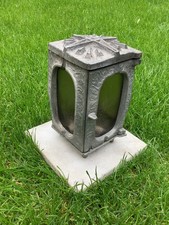 Grablampe m. Sockel Grab-Laterne Grablicht Silberfarben Halloween Türchen Kerze