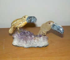 2 Tukan - Vogel Paar - Figur auf Amethyst - Sockel - Brasilien - Papagei