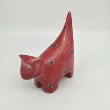 Rote Katzenfigur aus