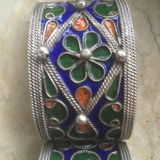 Charakteristischer  Berber Armreif, Algerien, Kabylei, emailliertes Muster