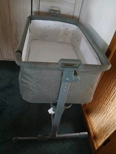 Verkaufe  Elektrische Babywippe  Marke KIDIZ. Und Das Babybett Marke KESSER.