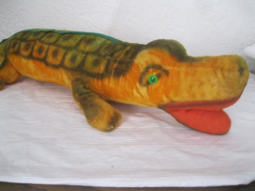 Sehr altes plüsch krokodil - sehr,