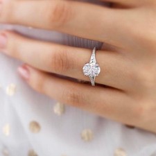 2 Kt Oval Diamant Solitär