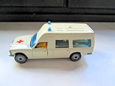 Siku     Binz Krankenwagen Mercedes  200 ( W 123 )   1613   sehr selten