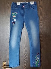 Jeans mit Stickerei von