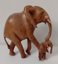 Elefant mit Baby aus Holz, ca