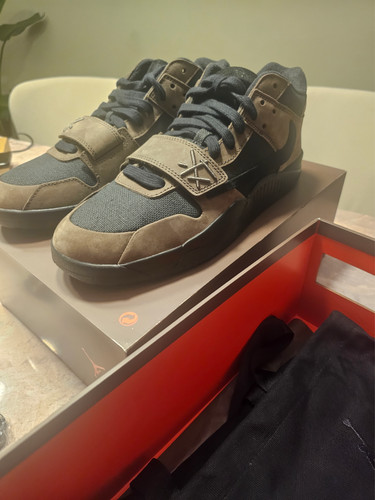 Travis scott jordan jumpman - travis,