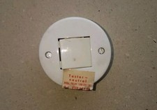 DDR Weiß Lichtschalter Tastfunktion Weiß Kunststoff 