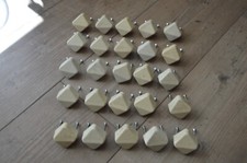 25 Möbelgriffe Schrankgriffe weiß mit Schrauben