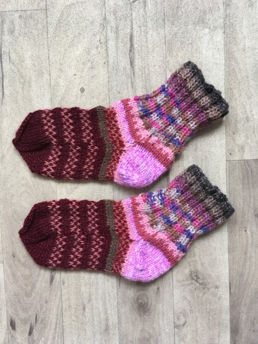 Selbst gestrickte wollsocken - selbst,