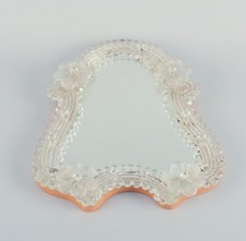 Murano, Italien. Spiegel aus Kunstglas. Klares mundgeblasenes Glas. Ca. 70er ...