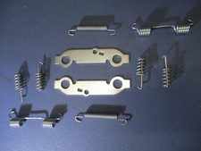 NK Zubehörsatz HA.Feststellbremsbacken für Mercedes W114 + 115, W116,123 7933537