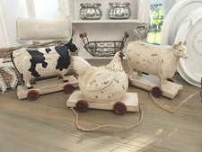 CLAYRE & EEF Deko Figur KUH HAHN HUHN AUF RÄDERN 11/17x12 beige Polyresin Shabby