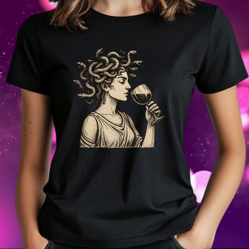 Shirt medusa trinkt wein - medusa,