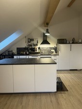 Küche Mit Kücheninsel Und