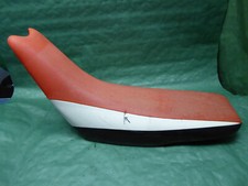 2004 APRILIA MX 125 (int.*a) SITZ SITZBANK mit defekt. BEZUG