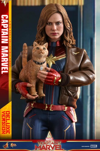 Captain marvel deluxe - captain,